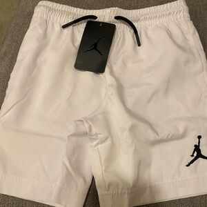 Boys Jumpman Shorts White Sz 6 M NWT